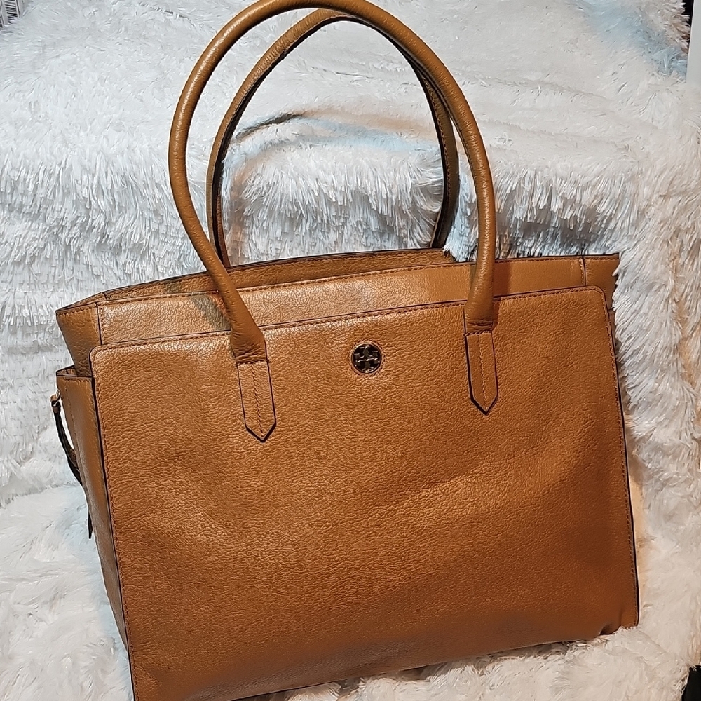 Elegant Tan Leather Tote Bag
